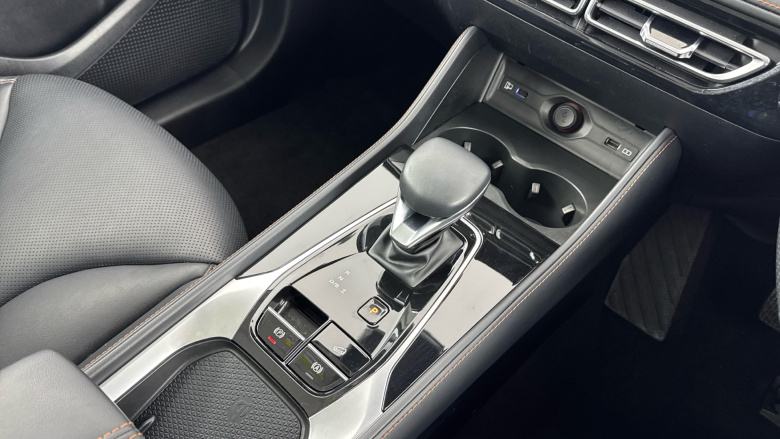 MG HS 1.5 T-GDI Trophy 5dr DCT Petrol Hatchback